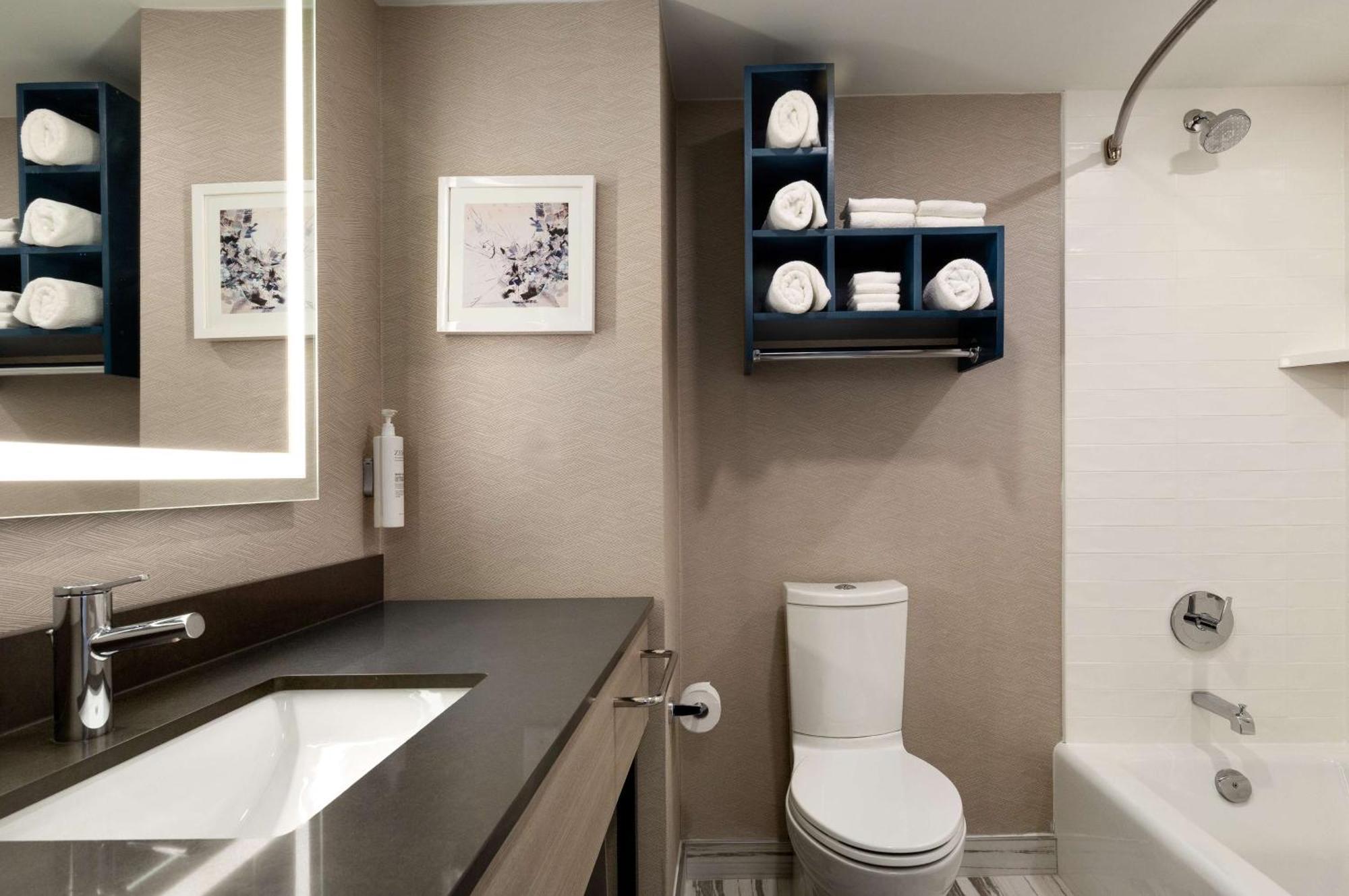 Hampton Inn By Hilton Napanee Greater Napanee Bagian luar foto