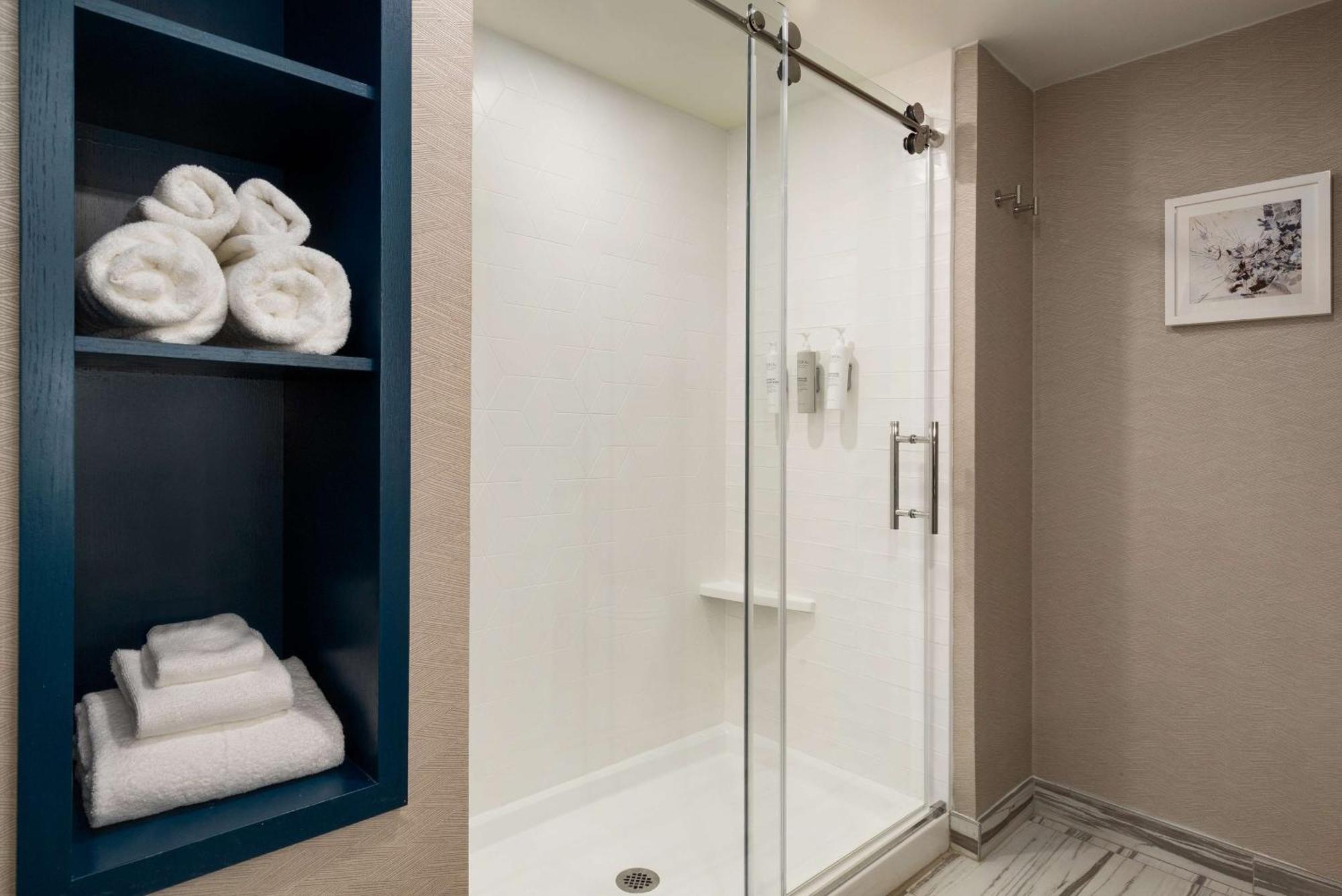 Hampton Inn By Hilton Napanee Greater Napanee Bagian luar foto