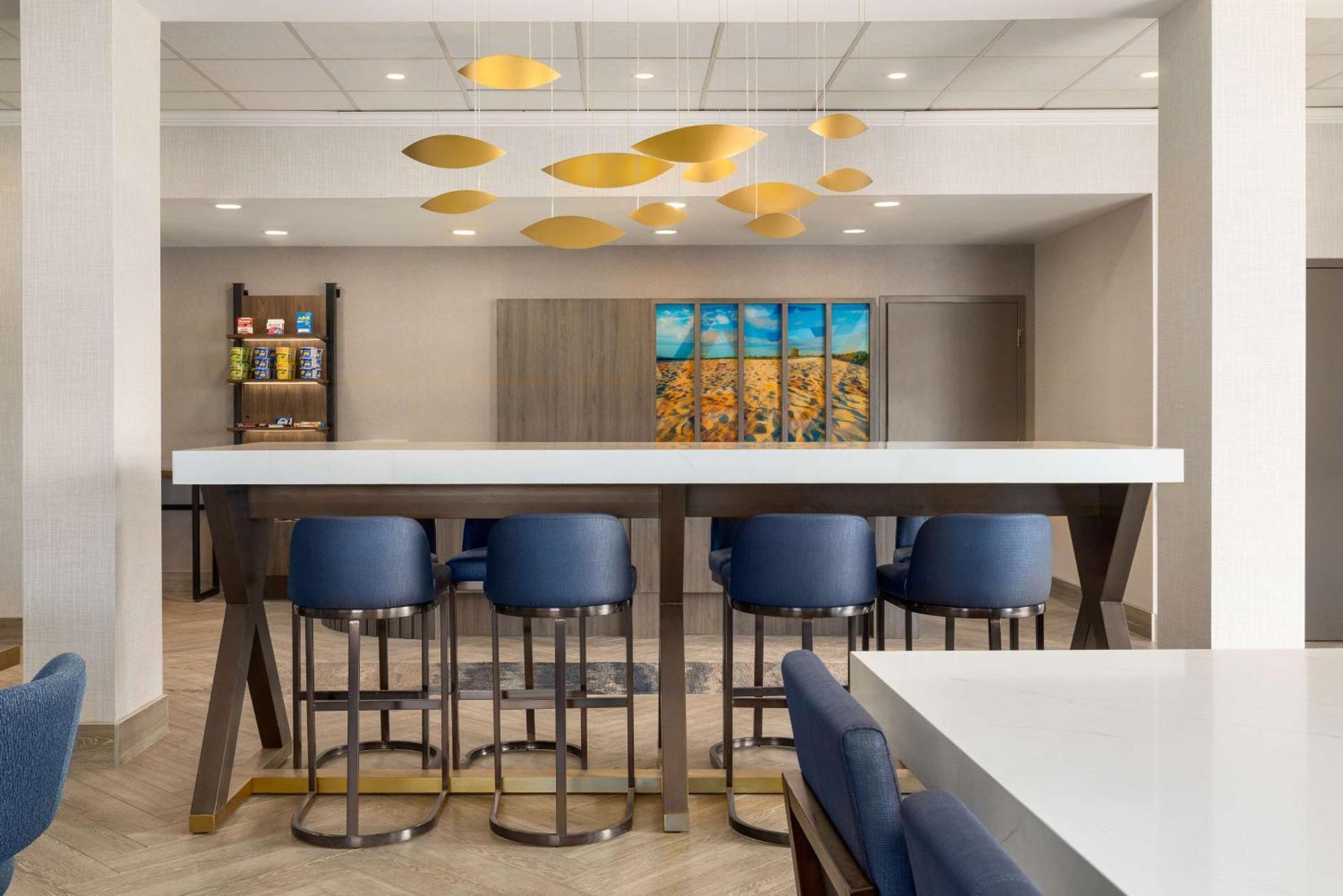 Hampton Inn By Hilton Napanee Greater Napanee Bagian luar foto